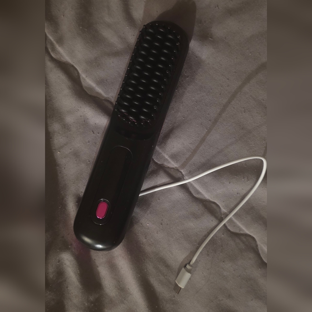 Cordless Black Hair Straightening Brush With Charger